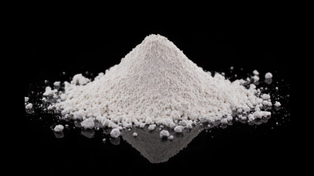 calcium-carbonate_c_black_c-powder_a-flat_1319_Copy-1_max-res-1-1-600x400